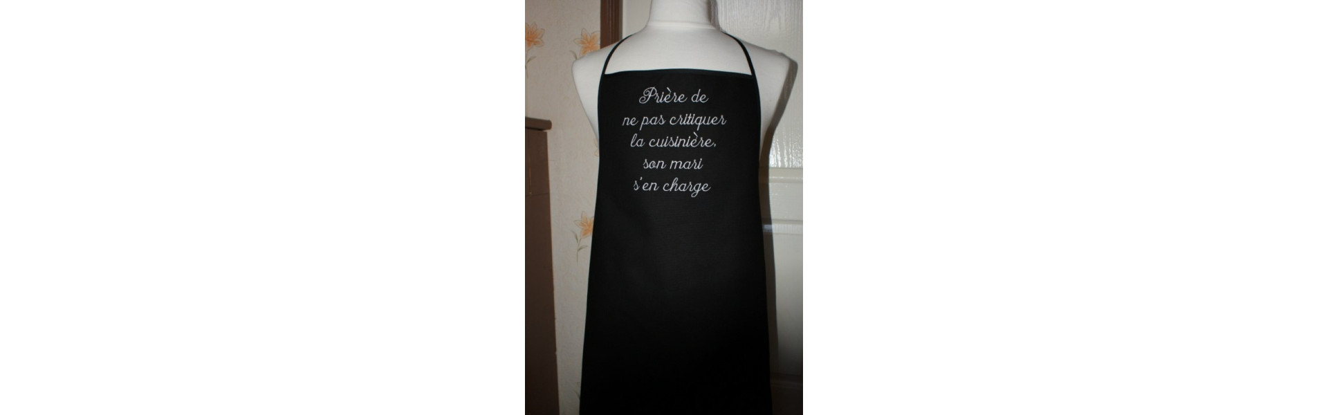 TABLIER NOIR HUMORISTIQUE 001